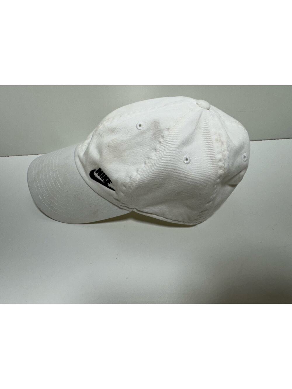 Nike Swoosh Logo Golf Ball Cap Hat White Mens Adjustable One Size